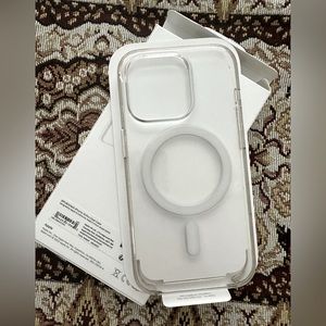Apple iPhone 14 Pro Clear Case with MagSafe